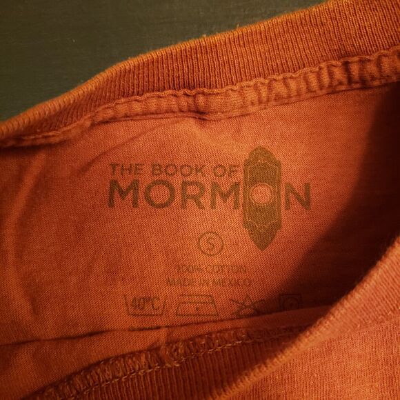 THE BOOK OF MORMON HASA DIGA EEBOWAI TEE T SHIRT Mens S Broadway Musical - Picture 3 of 5